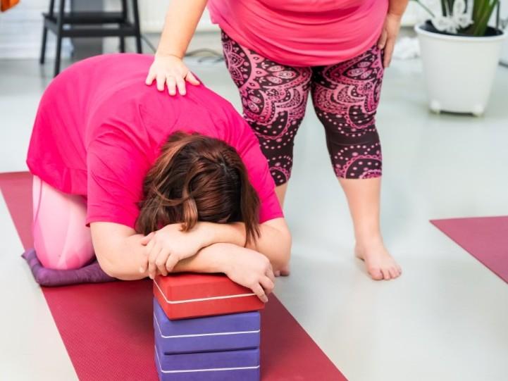 yoga die past bij jouw lijf zorgzame aandacht helpt je om thuis te komen in jouw lijf